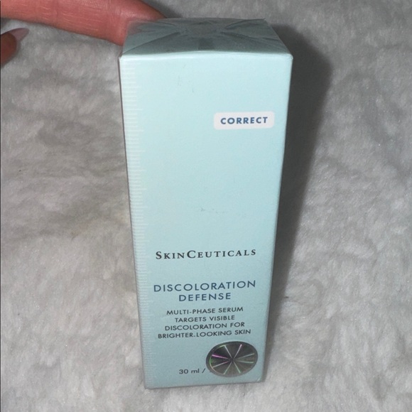 SkinCeuticals Discoloration Defense Serum - Picture 6 of 6